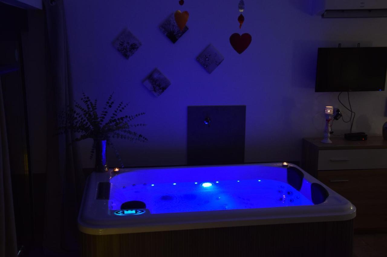 Gites Spa De Charme L Etoile Spa Beynac-et-Cazenac Esterno foto