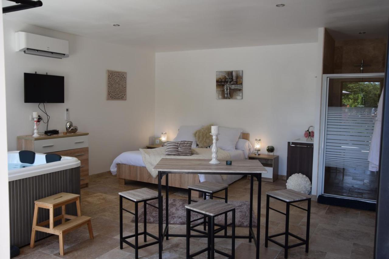 Gites Spa De Charme L Etoile Spa Beynac-et-Cazenac Esterno foto