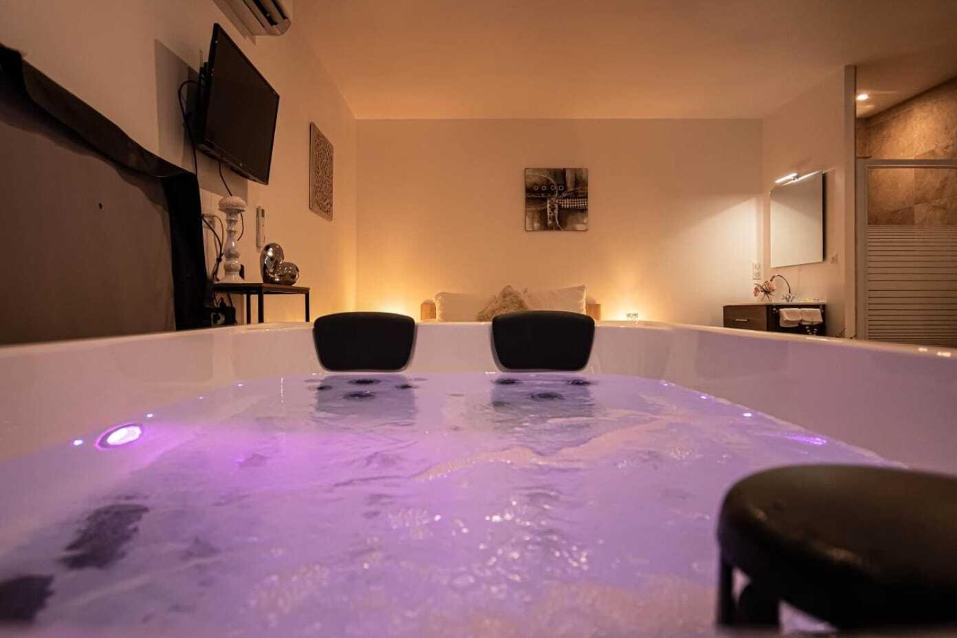 Gites Spa De Charme L Etoile Spa Beynac-et-Cazenac Esterno foto