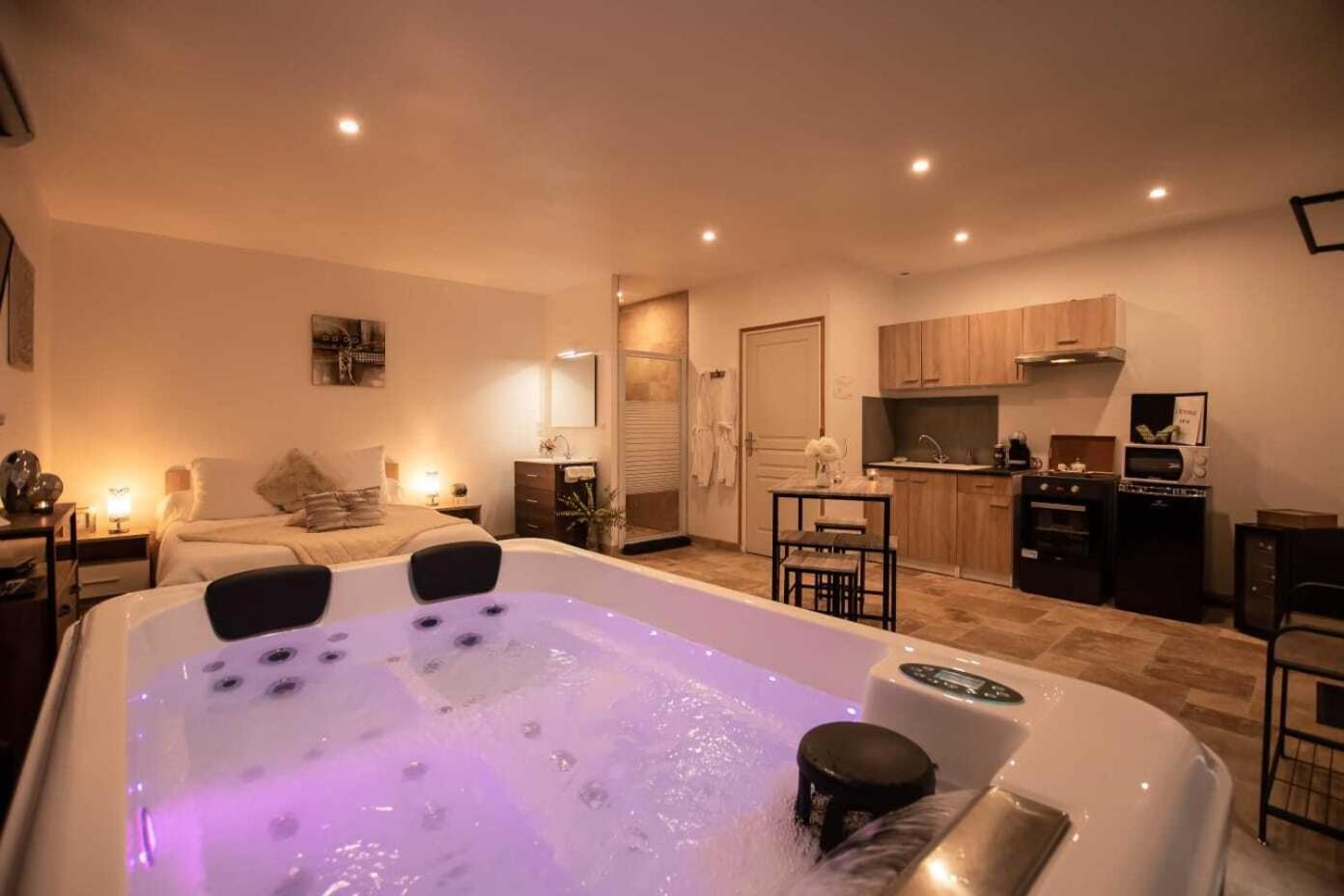 Gites Spa De Charme L Etoile Spa Beynac-et-Cazenac Esterno foto